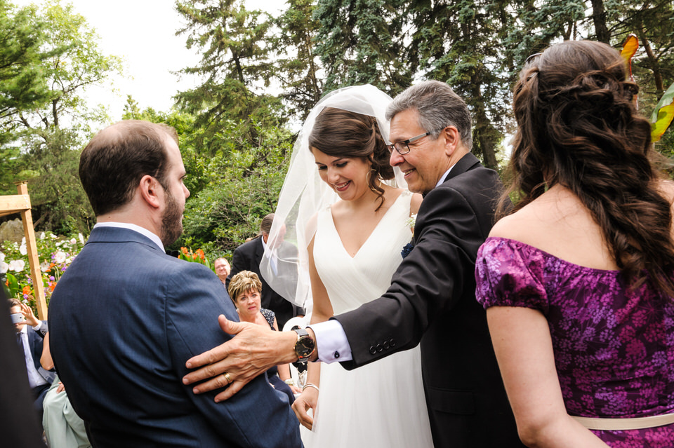 Greeting the groom at La Toundra wedding