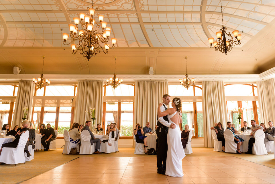 Wedding couple dancing at l'Orangerie hall at Manoir Rouville-Campbell