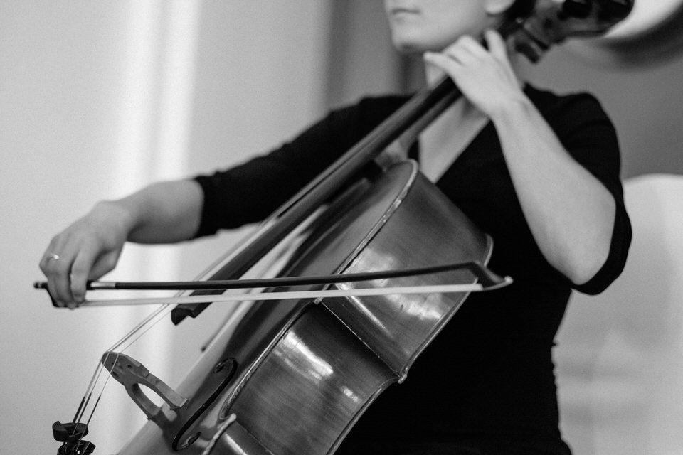 String musicians playing at wedding reception