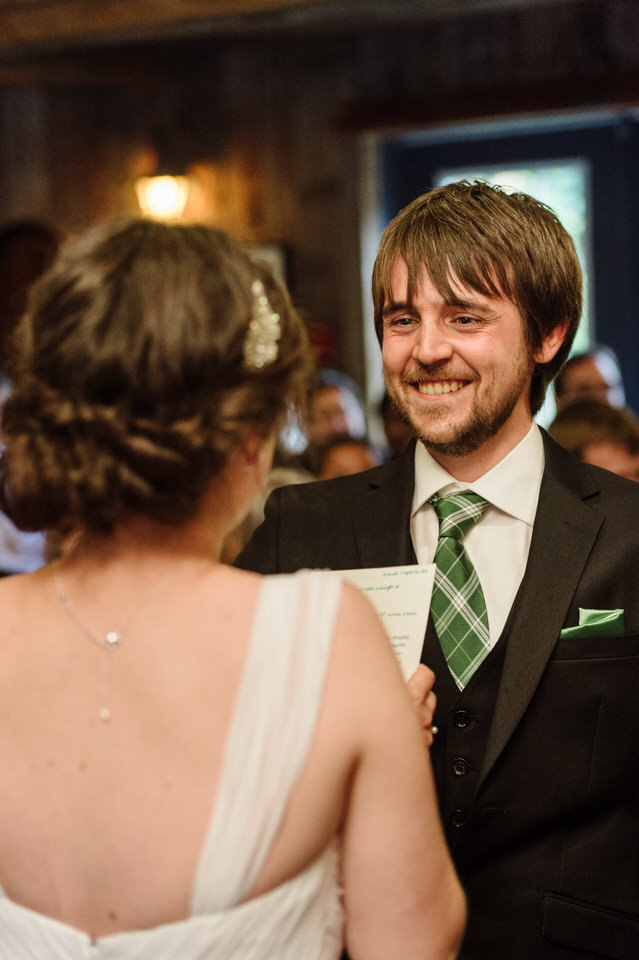 Cérémonie de mariage à l'intérieur de la Cabane Haut-Bois Normand