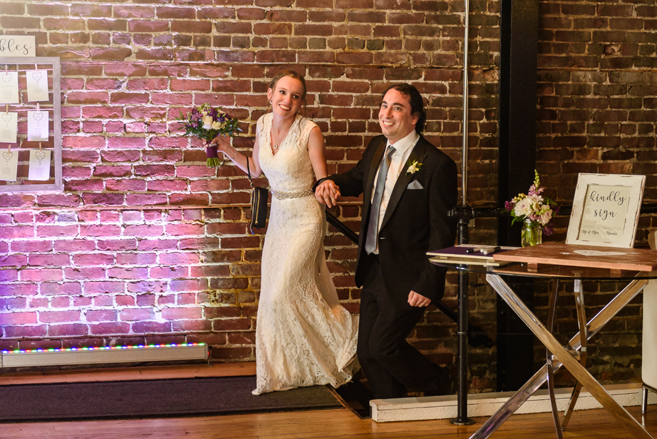 Wedding couple grand entrance at Canvas Loft in Lachine 01