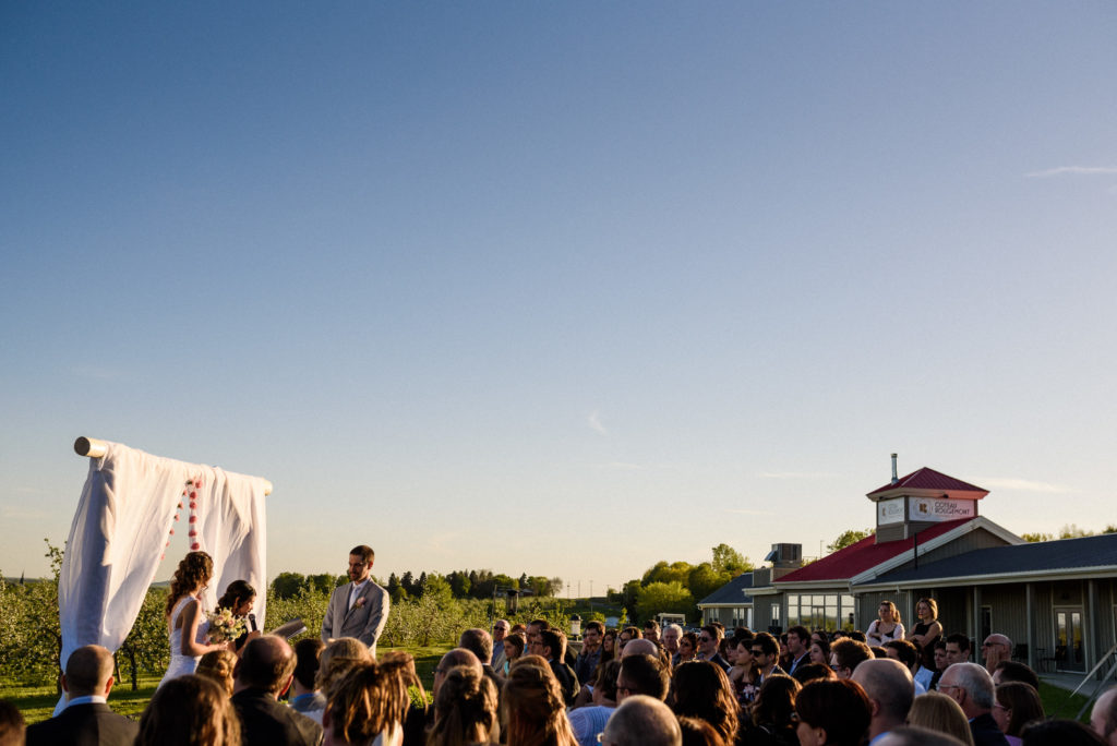 Wedding ceremony at Coteau Rougemont